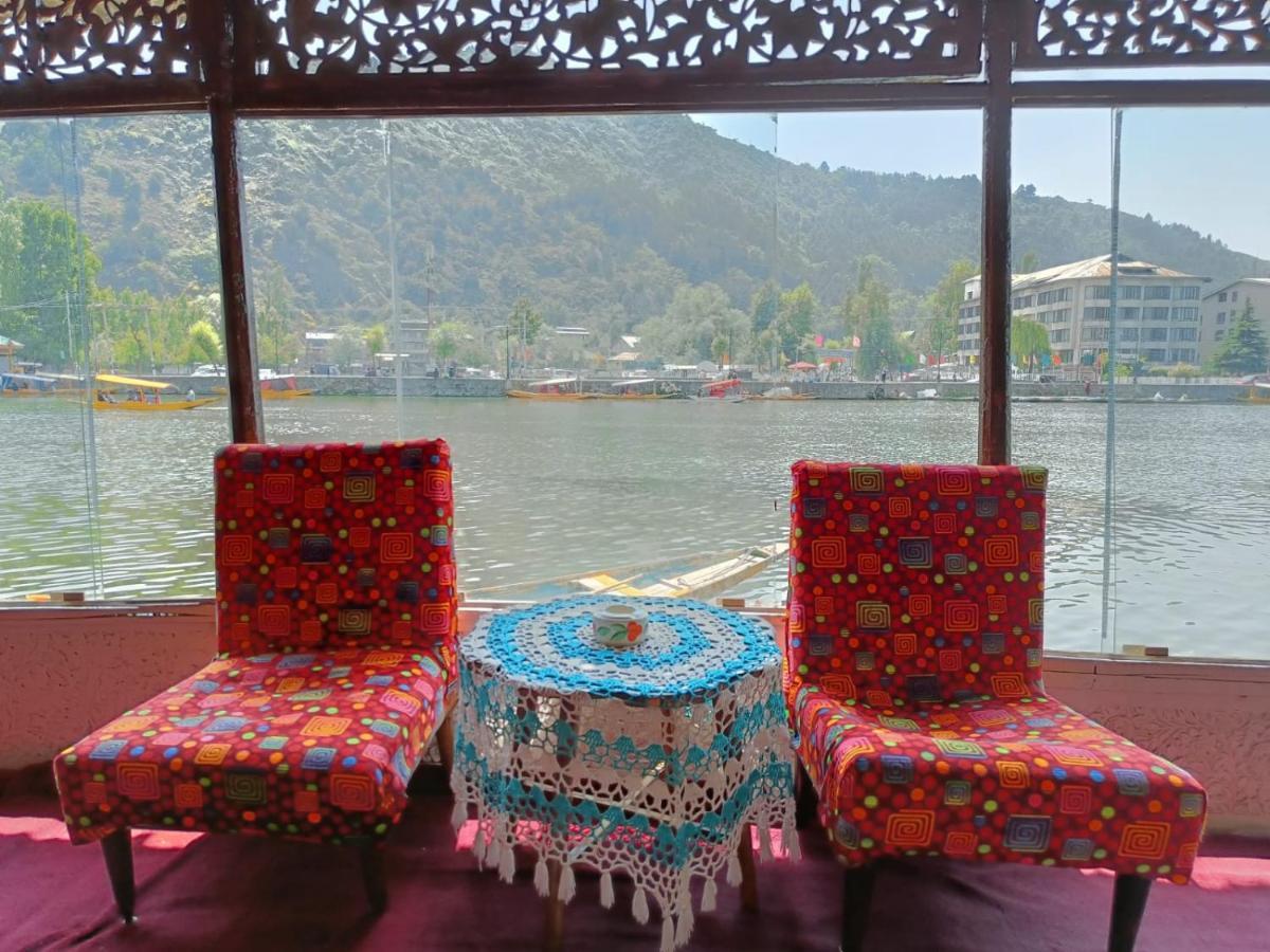 Appartement Island à Srīnagar Extérieur photo