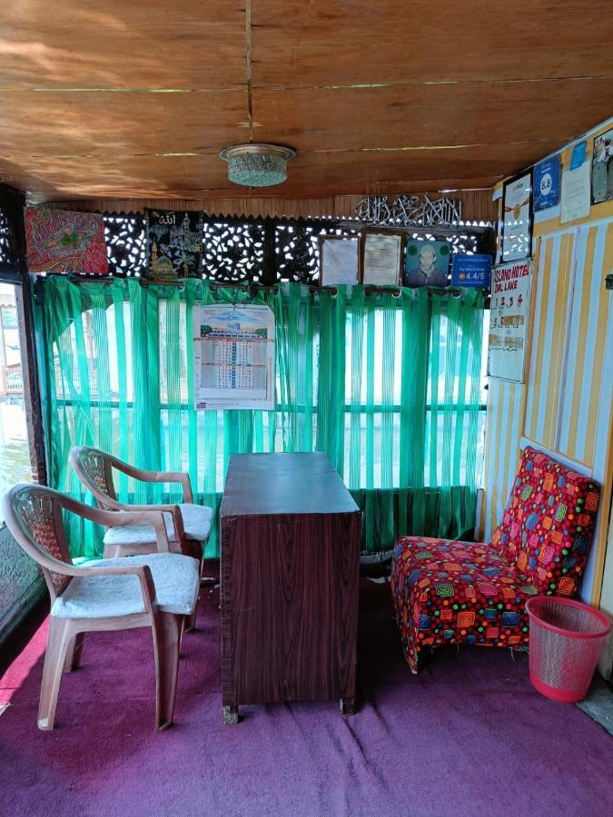 Appartement Island à Srīnagar Extérieur photo